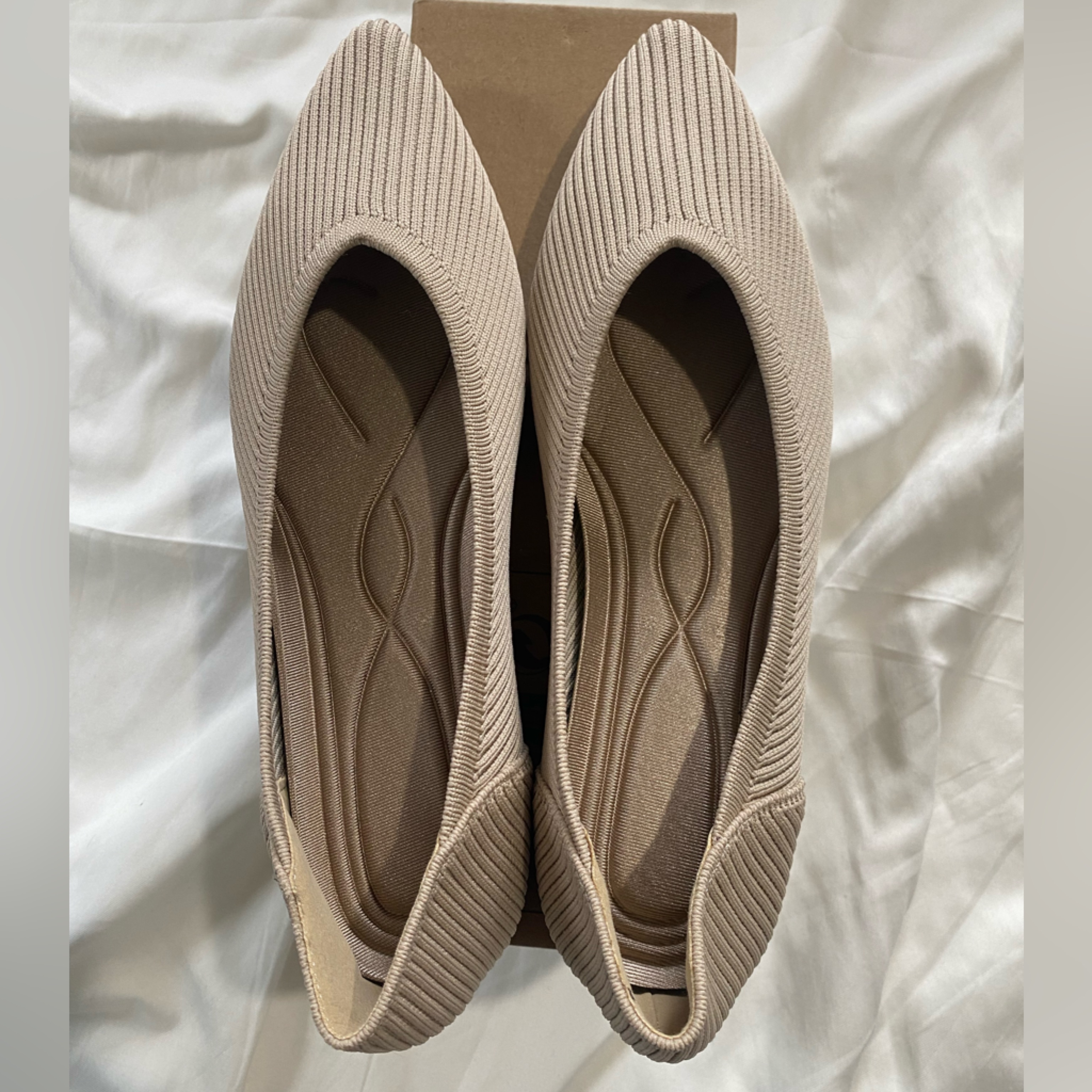 Elegant Beige Women's Flats